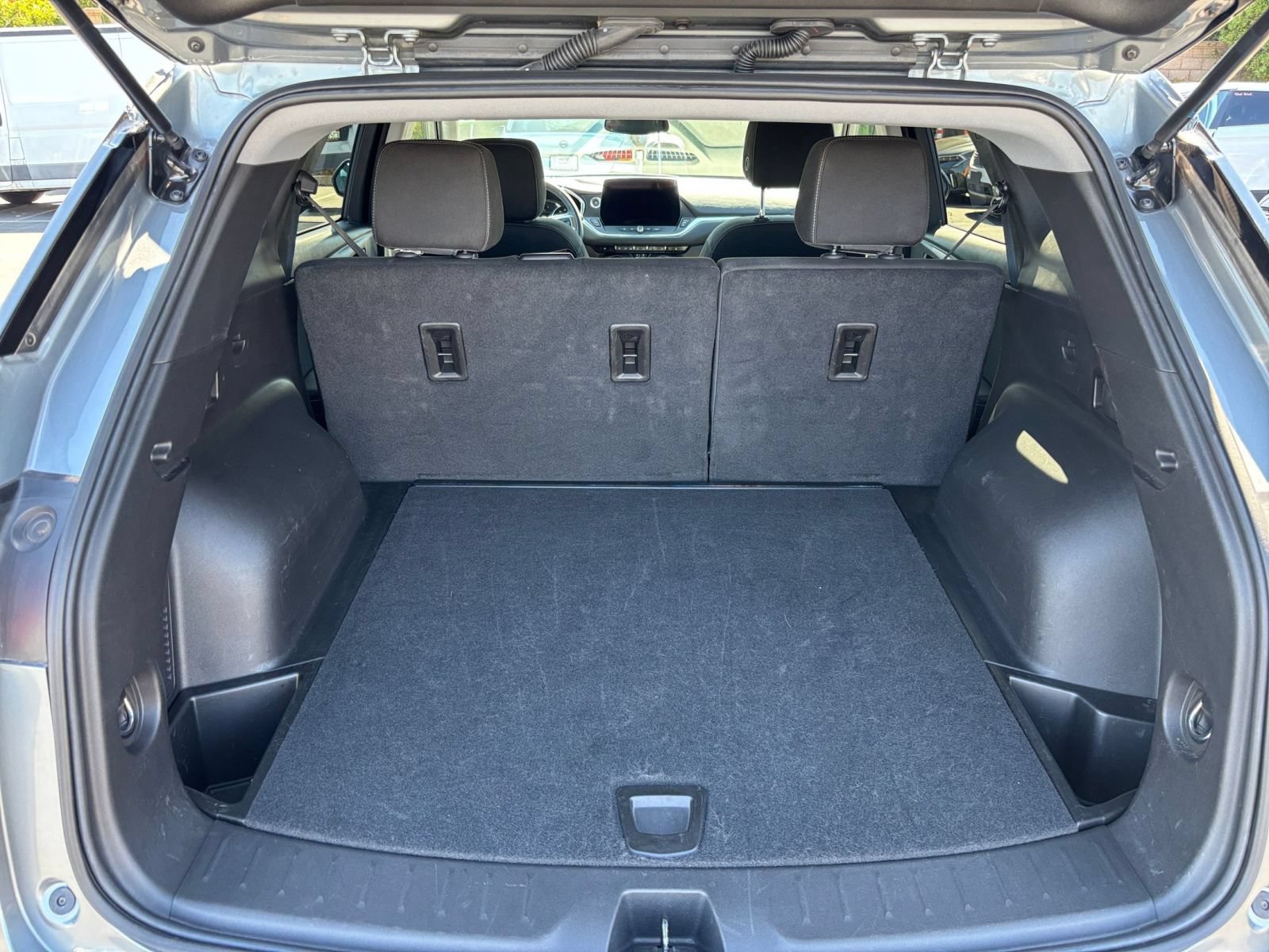 Used 2025 Chevrolet Blazer LT FWD image 33