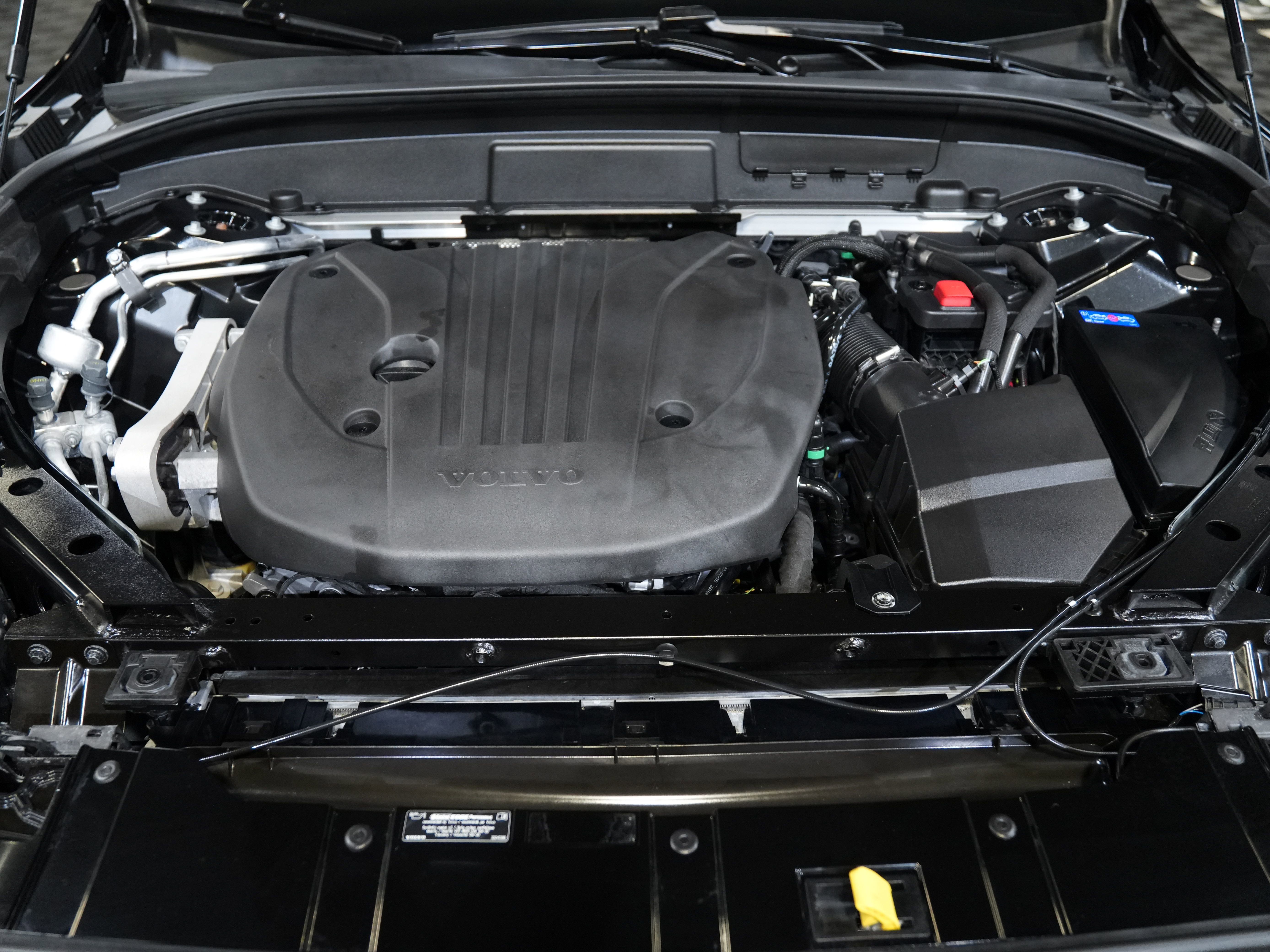 Used 2024 Volvo XC60 B5 Ultimate w/ Protection Package Premier image 49