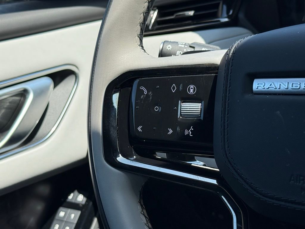 Certified 2026 Land Rover Range Rover Velar Dynamic SE AWD/4WD image 19