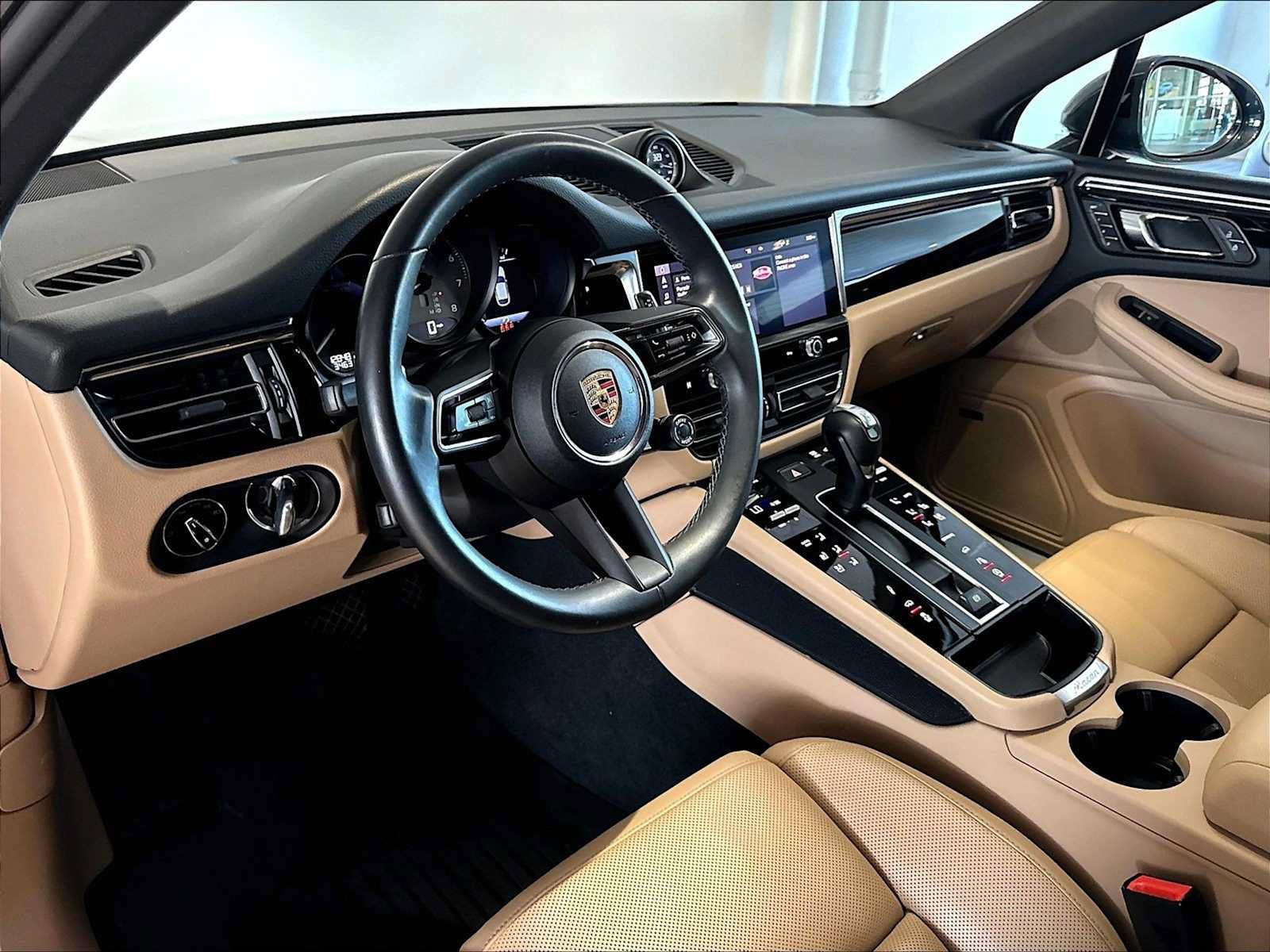 Used 2025 Porsche Macan S AWD/4WD image 7