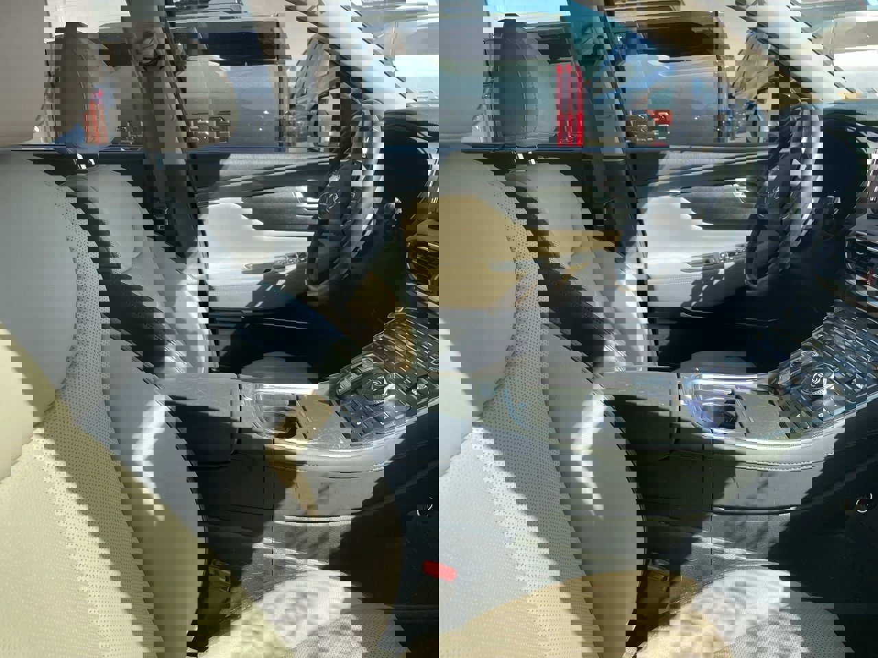 Certified 2023 Hyundai Santa Fe SEL w/ Premium Package image 10