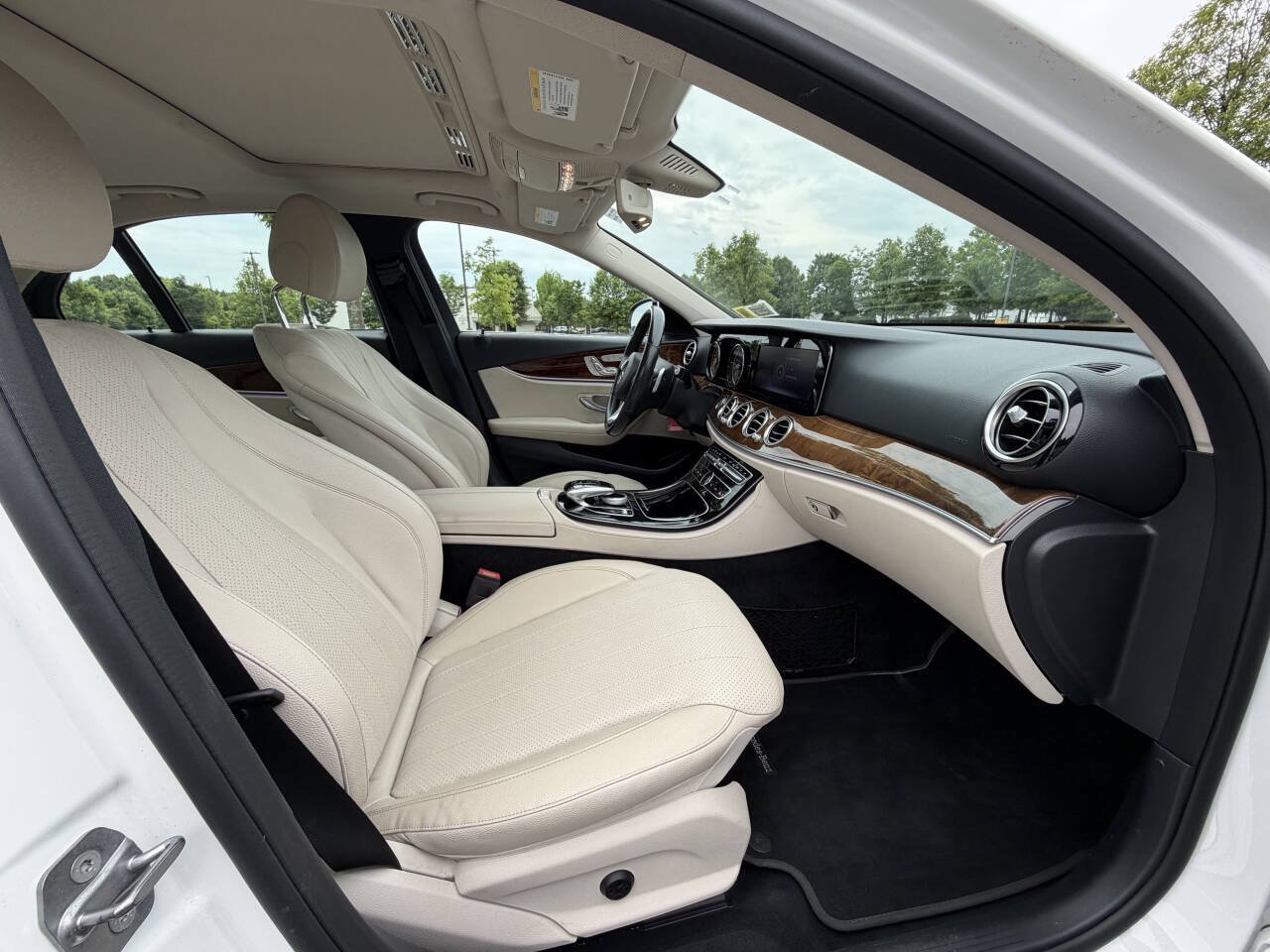 Used 2018 Mercedes-Benz E 300 4MATIC image 15