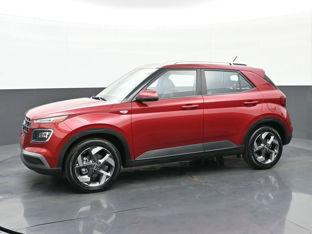 Used 2024 Hyundai Venue Limited image 7