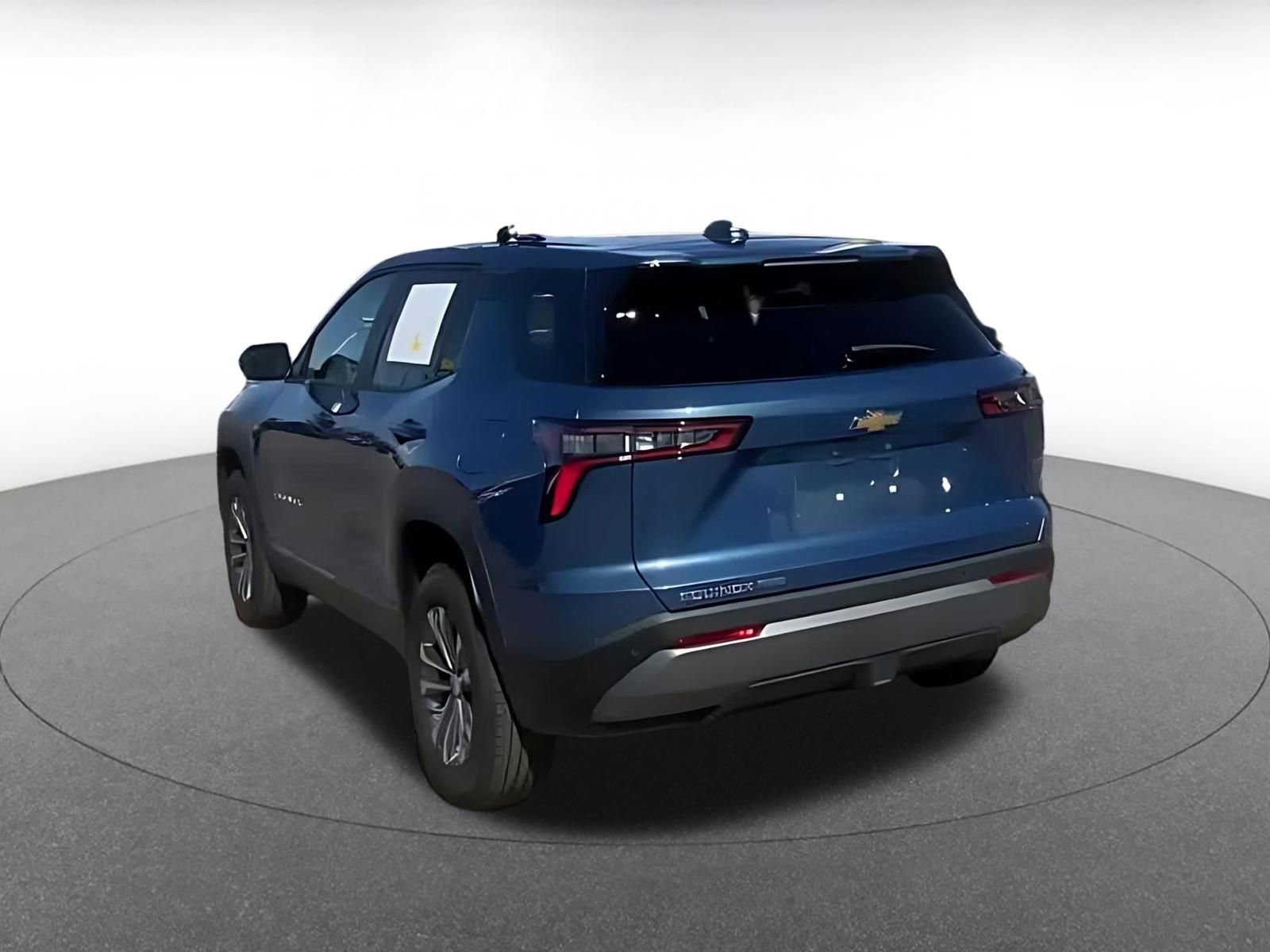 Used 2025 Chevrolet Equinox LT image 11