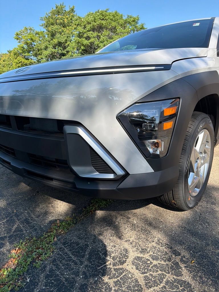 New 2027 Hyundai Kona SE AWD/4WD image 9