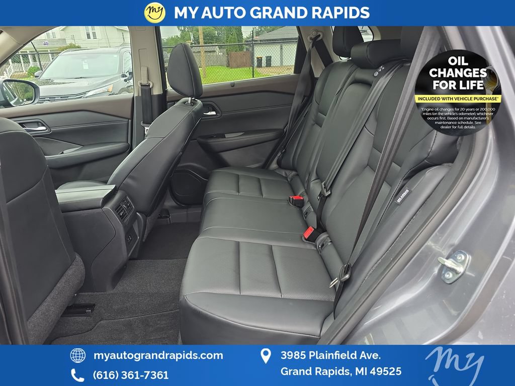 Used 2023 Nissan Rogue SV w/ SV Premium B Package AWD/4WD image 26