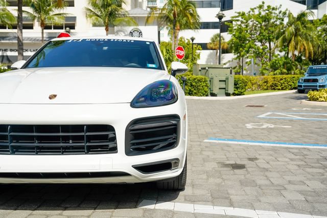 Used 2022 Porsche Cayenne GTS AWD/4WD image 9