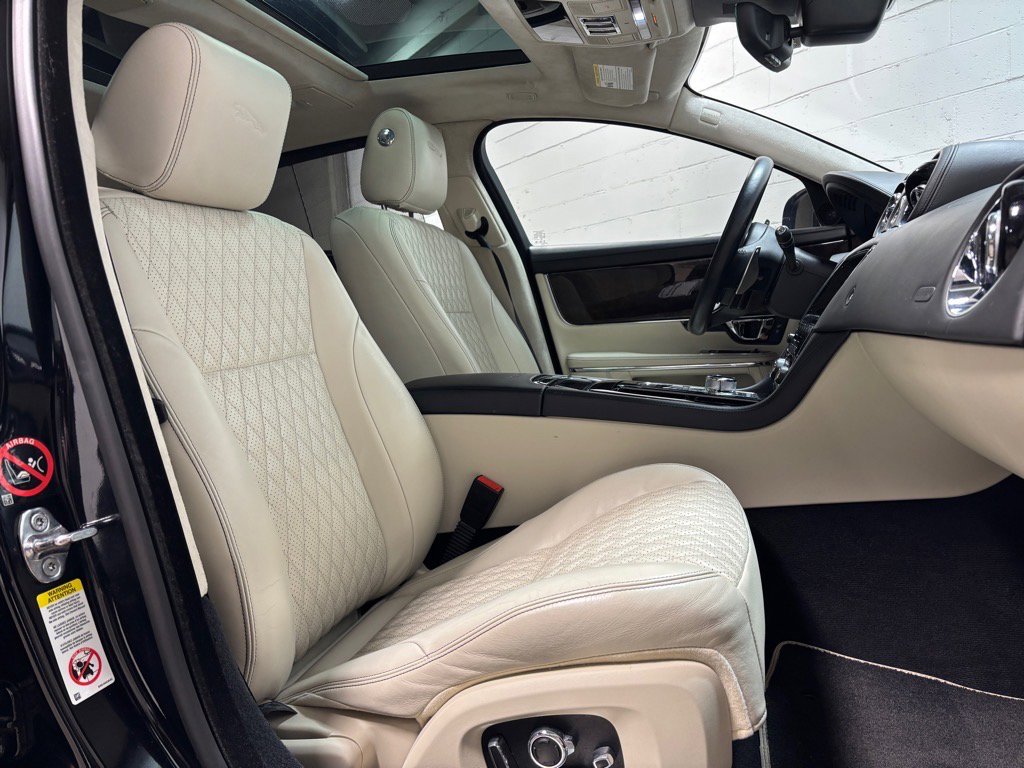 Used 2019 Jaguar XJ L Supercharged image 33