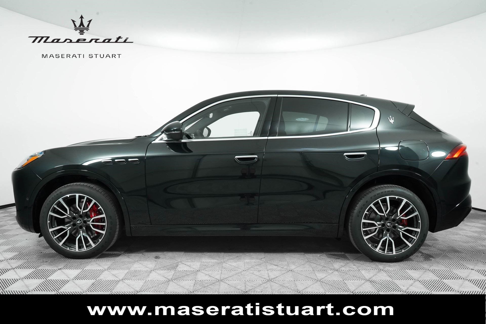 New 2025 Maserati Grecale GT image 7