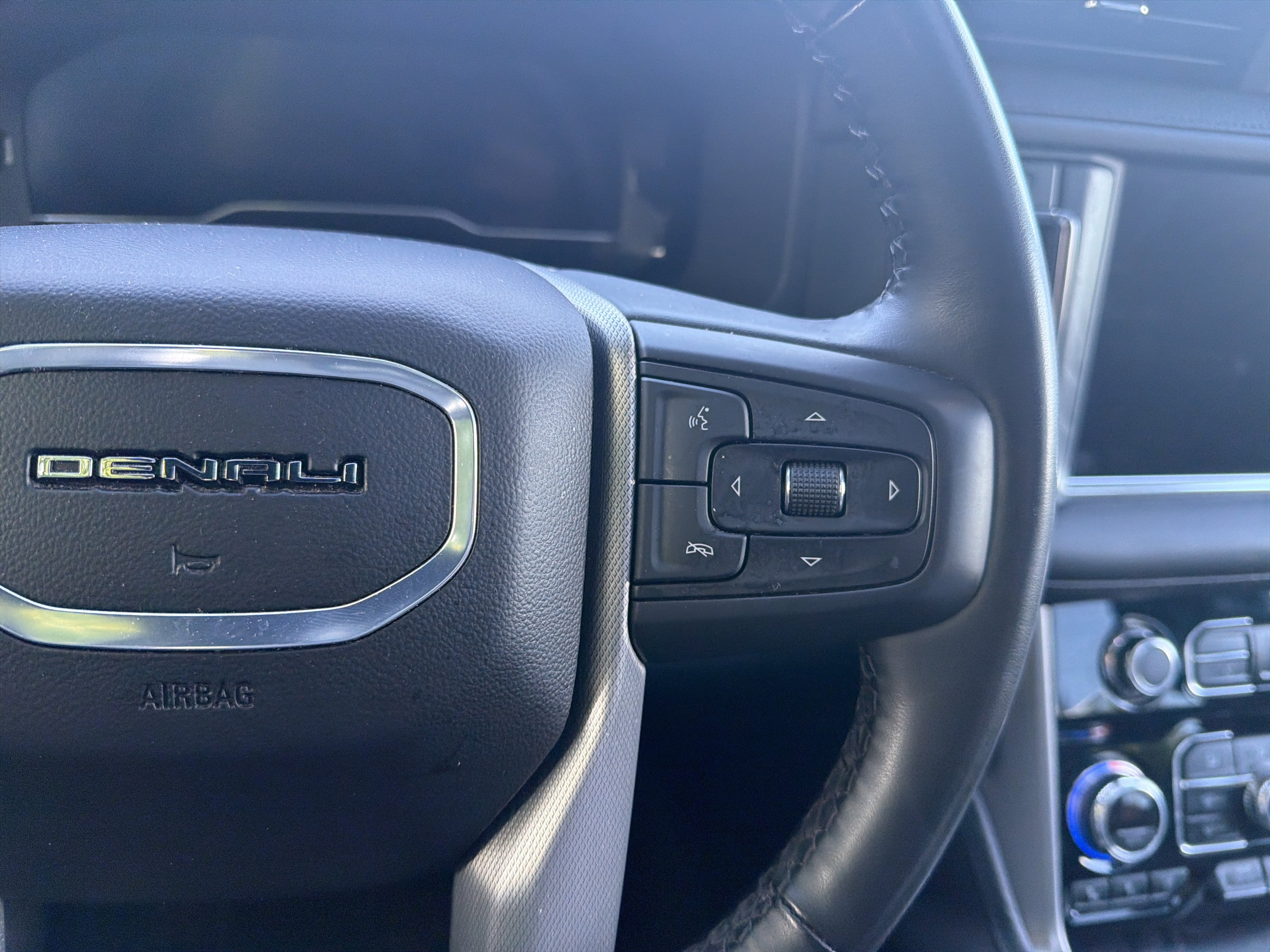 Used 2024 GMC Yukon Denali AWD/4WD image 20