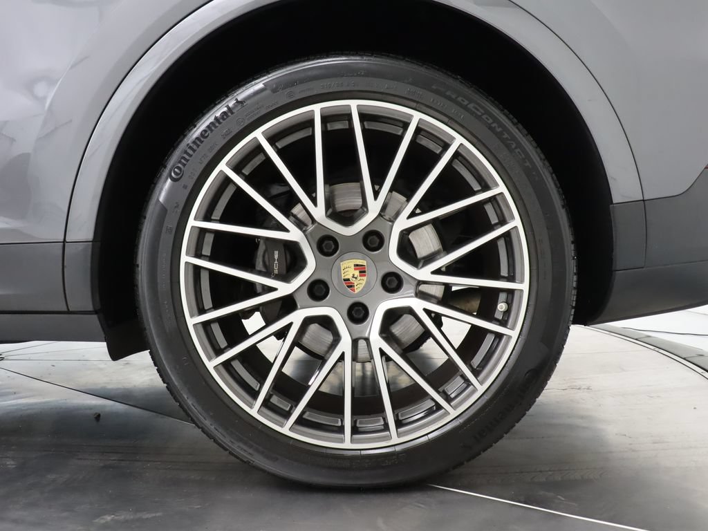 Used 2023 Porsche Cayenne AWD/4WD image 50