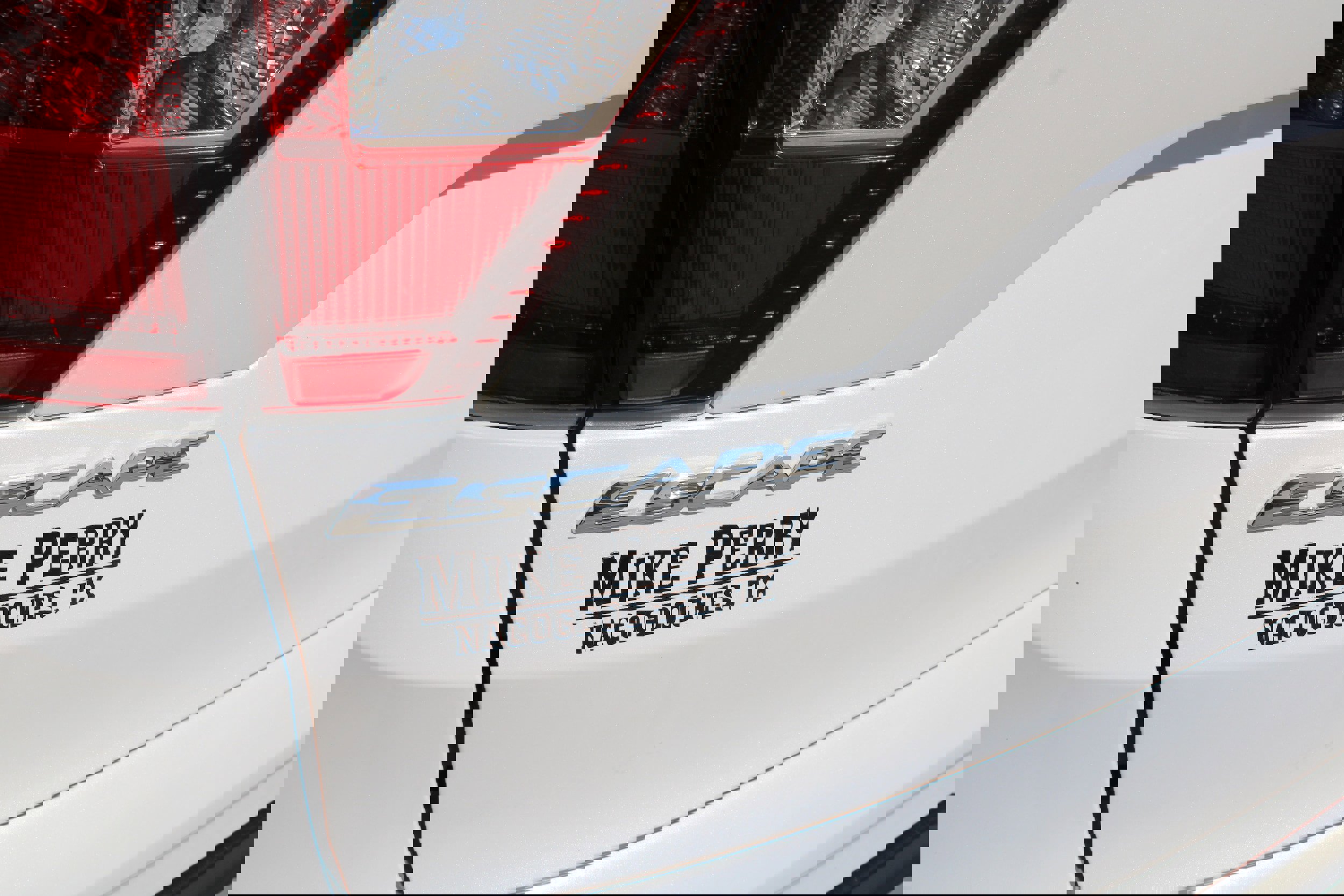 Used 2019 Ford Escape Titanium image 12