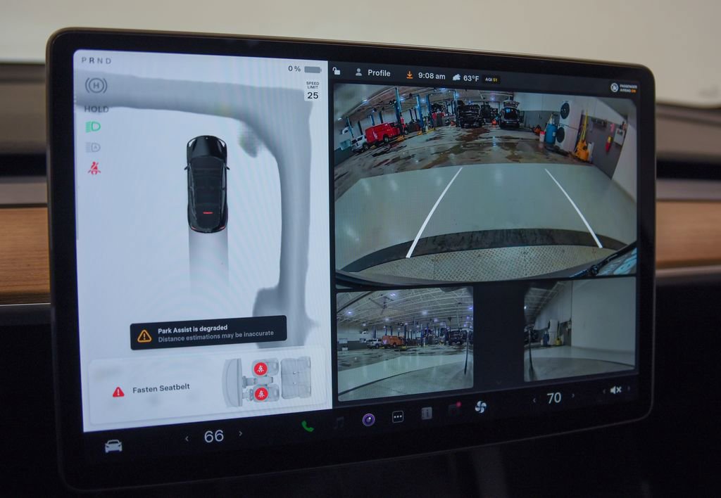 Used 2023 Tesla Model Y Long Range image 17