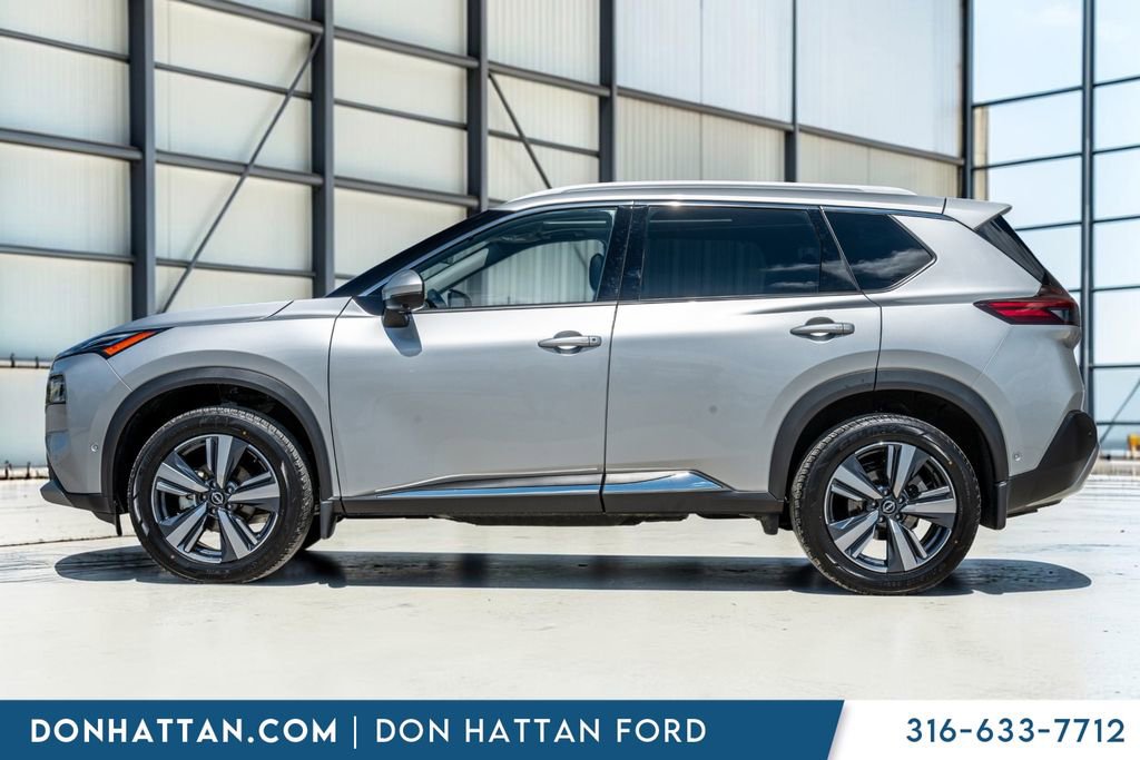 Used 2023 Nissan Rogue Platinum w/ Platinum Premium Package AWD/4WD image 2