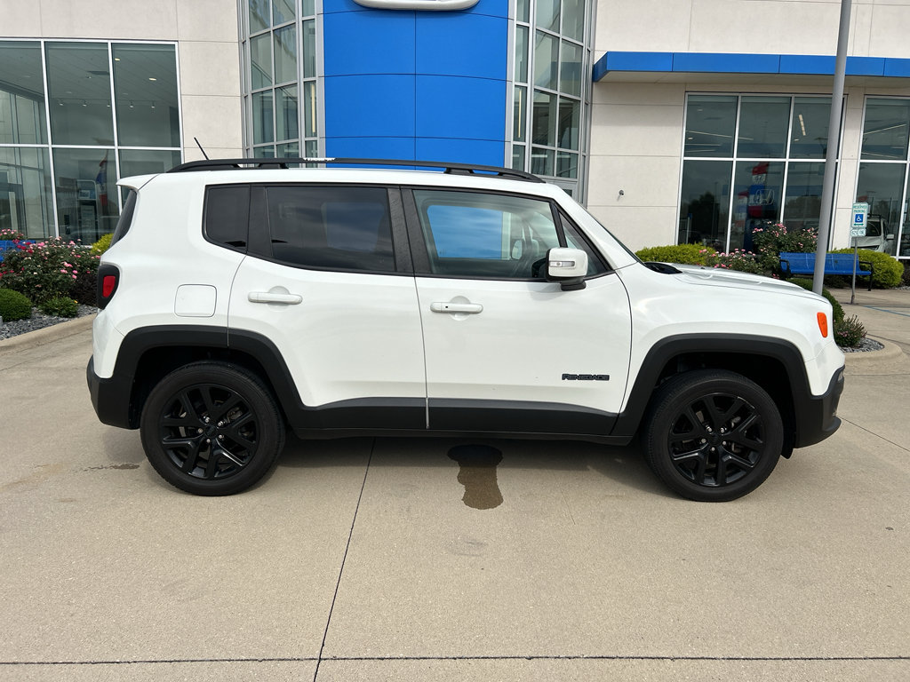 Used 2017 Jeep Renegade Altitude AWD/4WD image 4