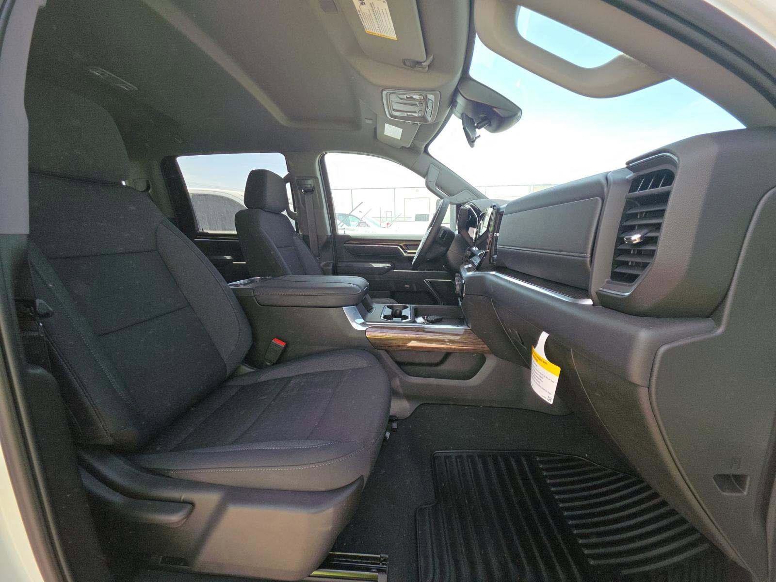 Used 2025 Chevrolet Silverado 2500 LT w/ Convenience Package image 7