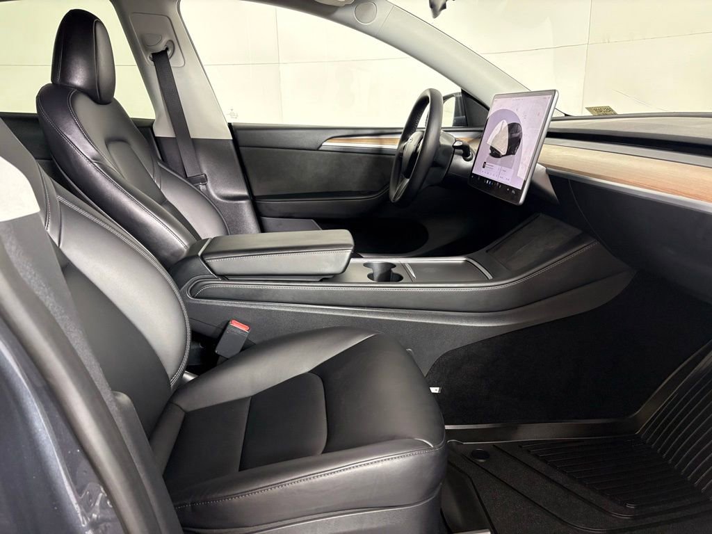 Used 2023 Tesla Model Y Long Range image 13