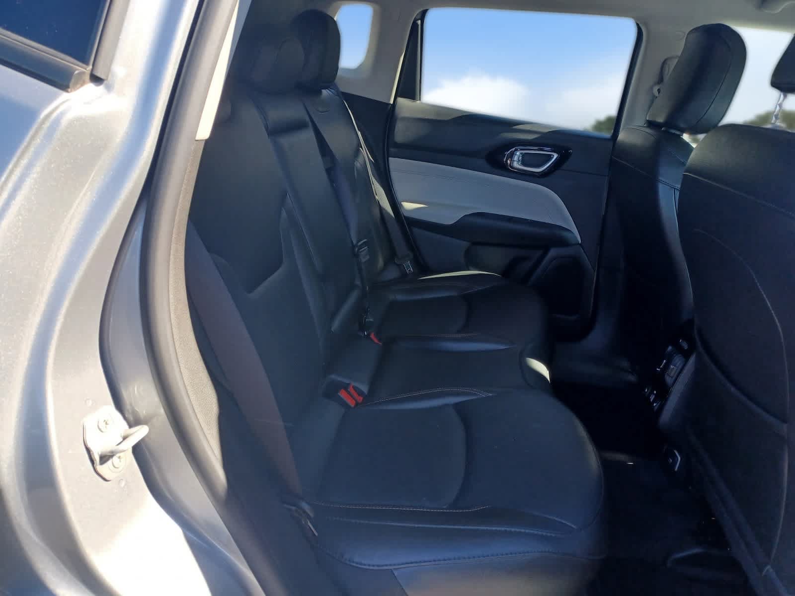 Used 2022 Jeep Compass Limited w/ Elite Group AWD/4WD image 19