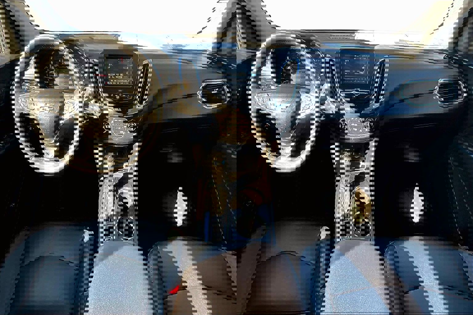 Used 2018 Chevrolet Equinox LT image 14