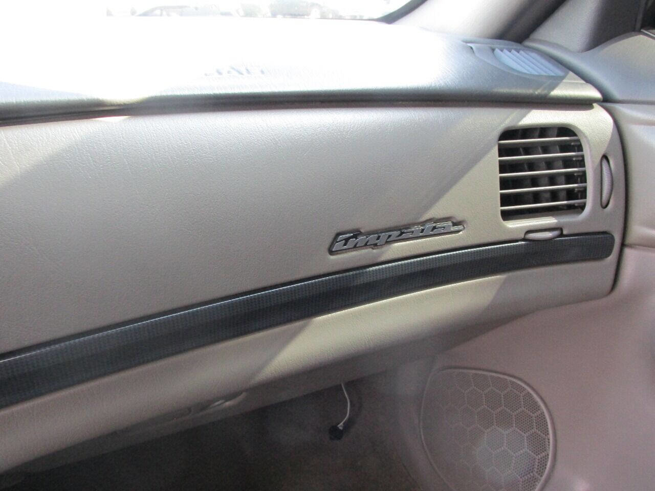 Used 2005 Chevrolet Impala SS w/ Sun And Sound Package image 37