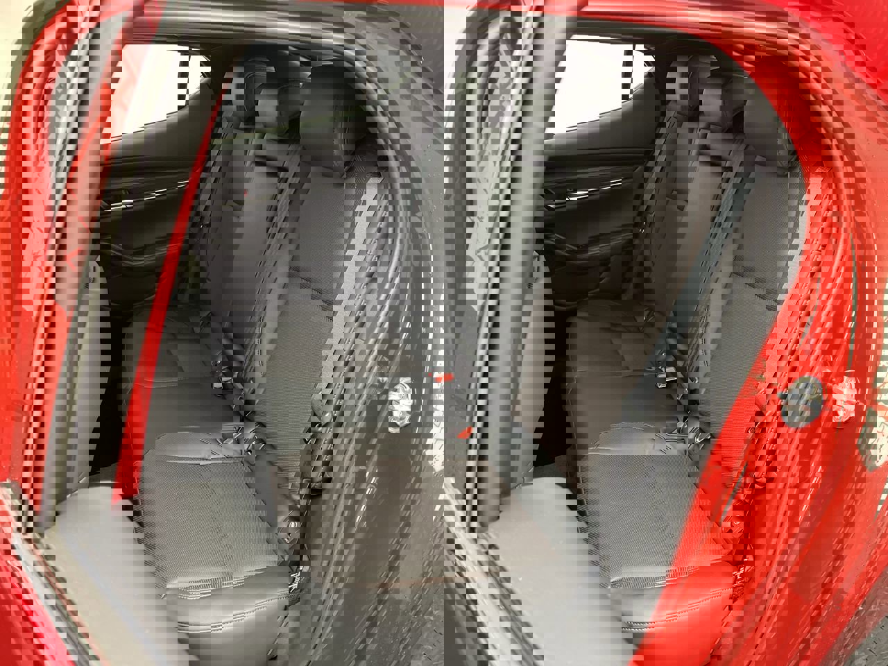 New 2025 MAZDA MAZDA3 Hatchback w/Premium Plus Pkg image 12