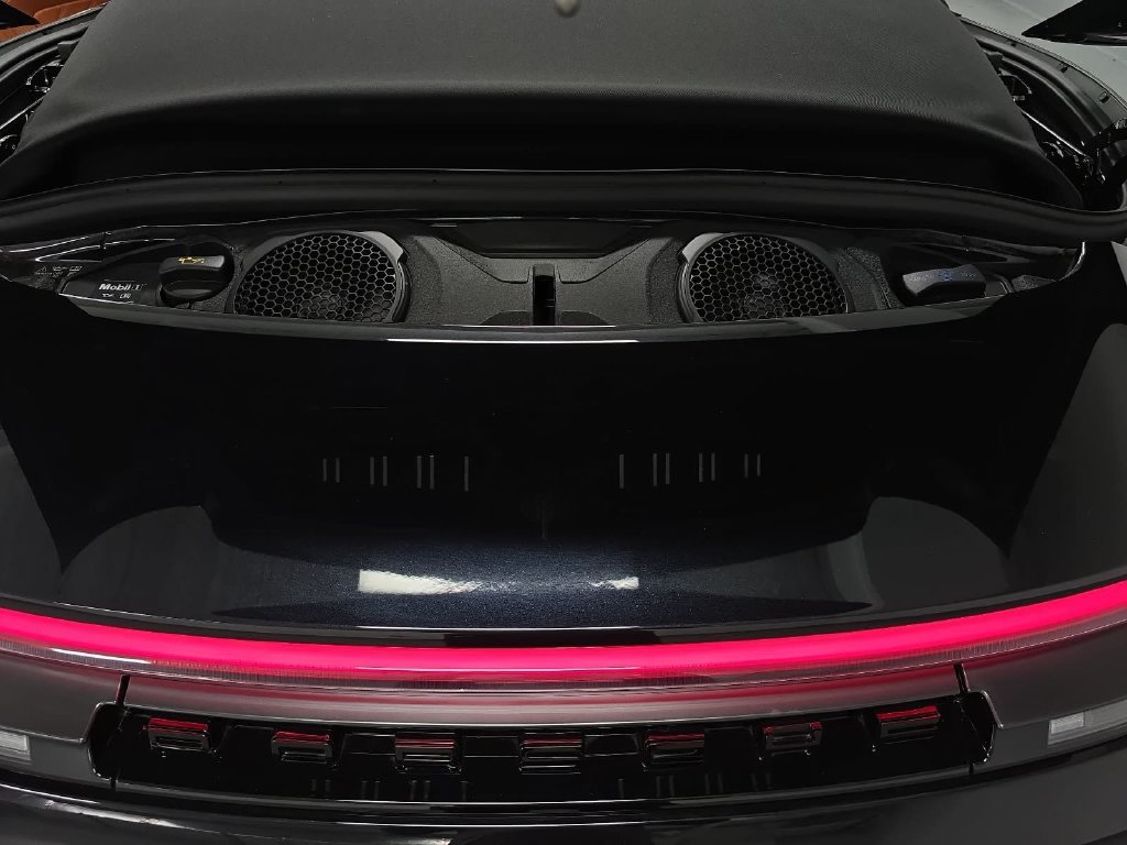 Certified 2025 Porsche 911 Carrera GTS RWD image 30