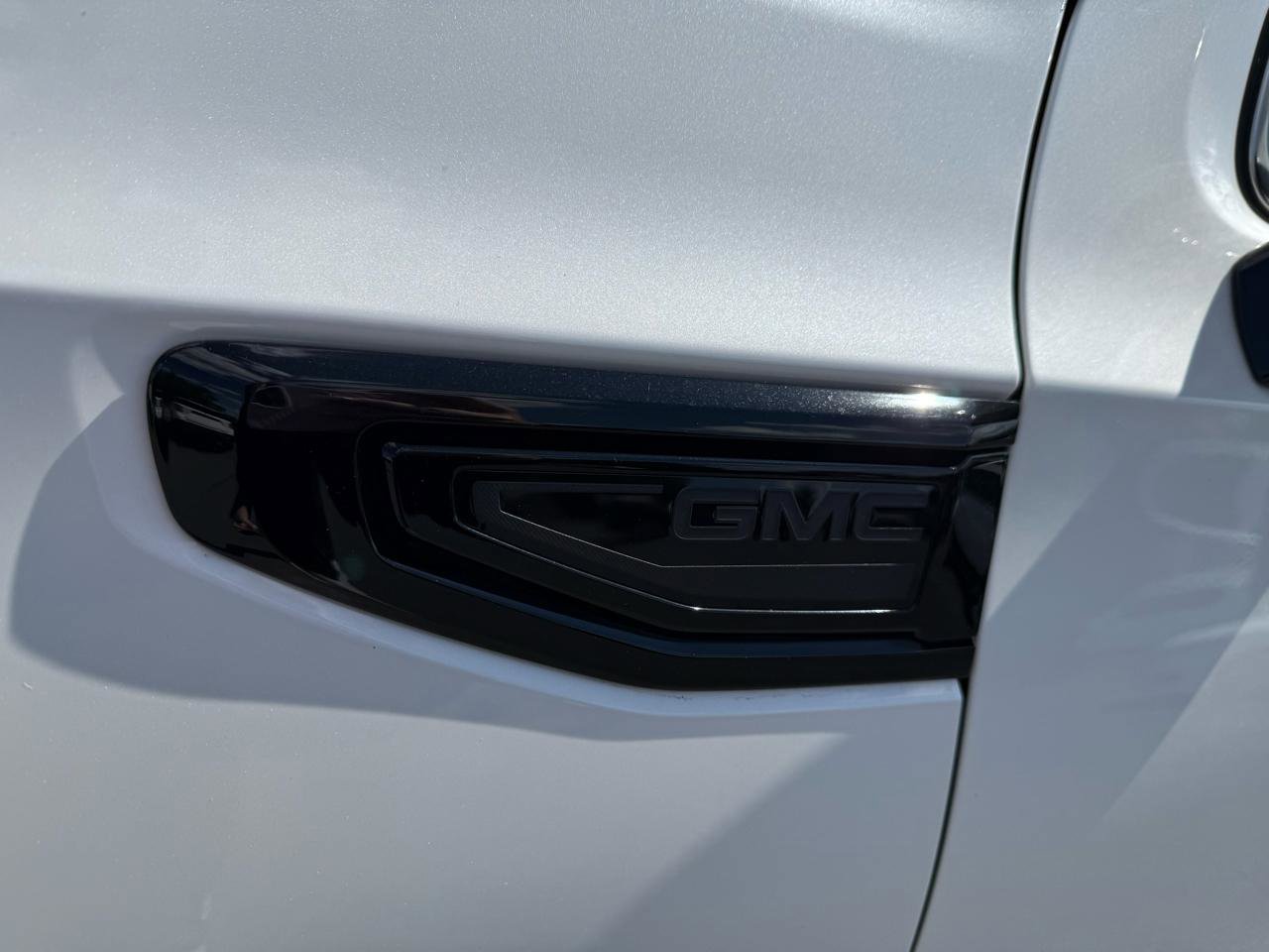 Used 2023 GMC Yukon Denali RWD image 59