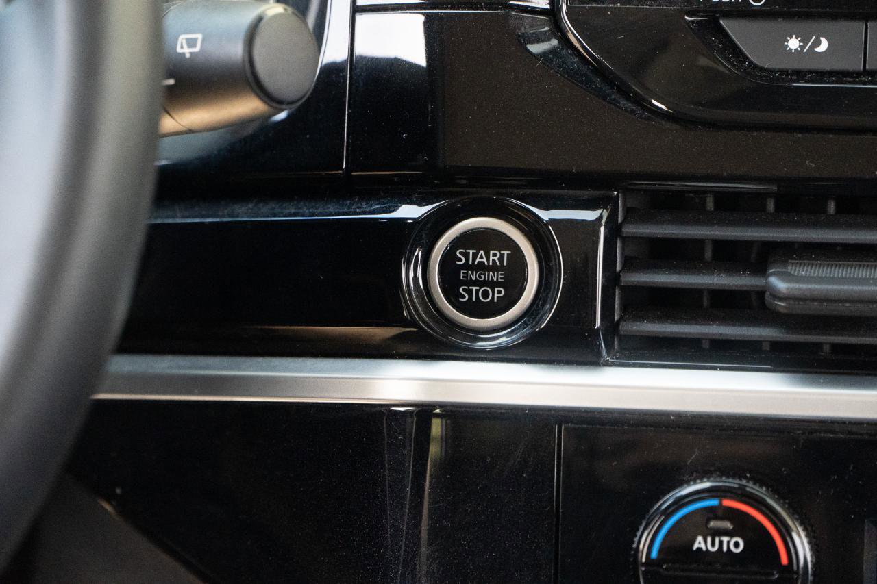 Used 2022 Nissan Pathfinder S AWD/4WD image 33