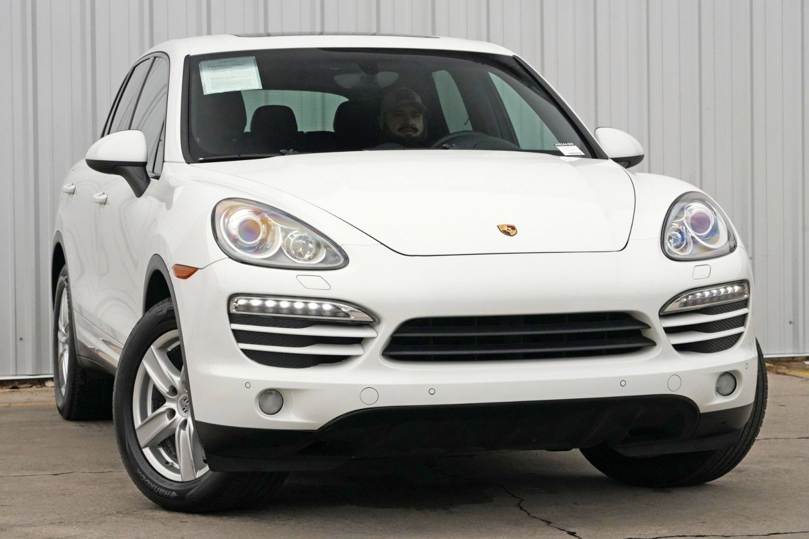 Used 2014 Porsche Cayenne AWD/4WD image 2