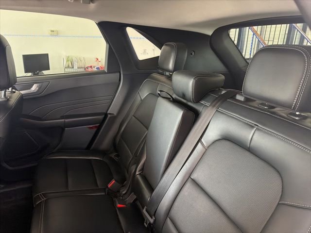 Used 2025 Ford Escape Platinum AWD/4WD image 7
