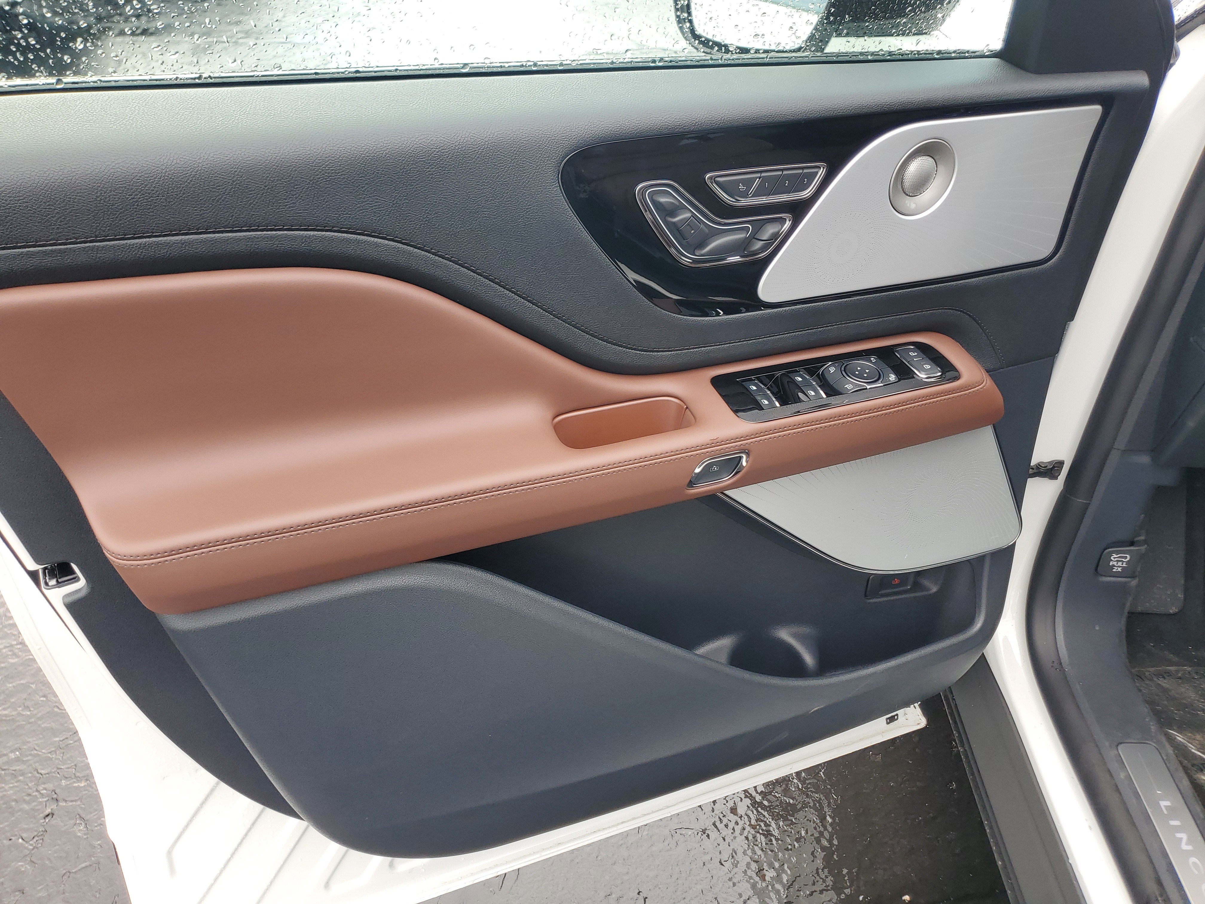 New 2026 Lincoln Aviator Reserve image 8