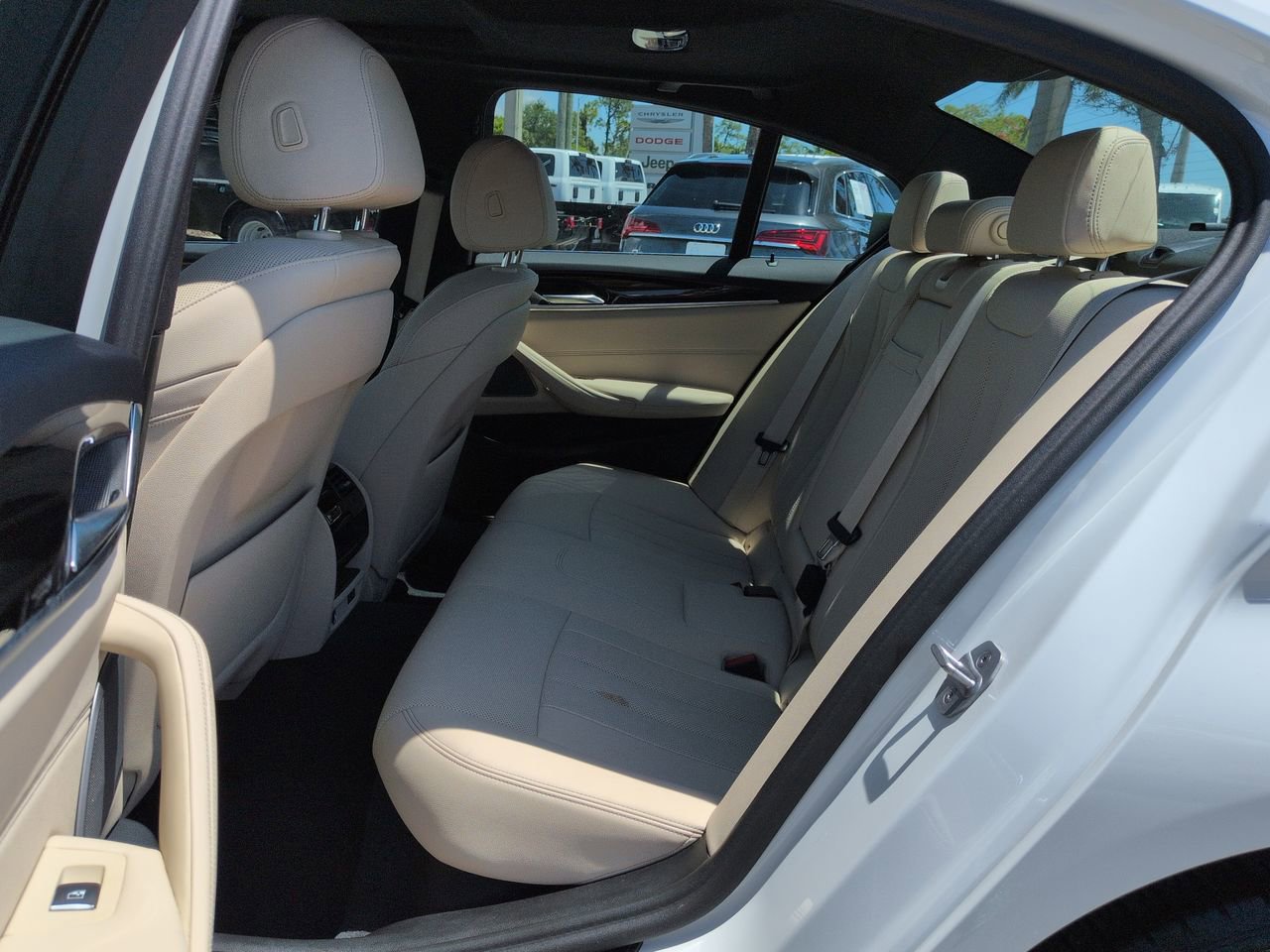 Used 2023 BMW 540i w/ Premium Package RWD image 14