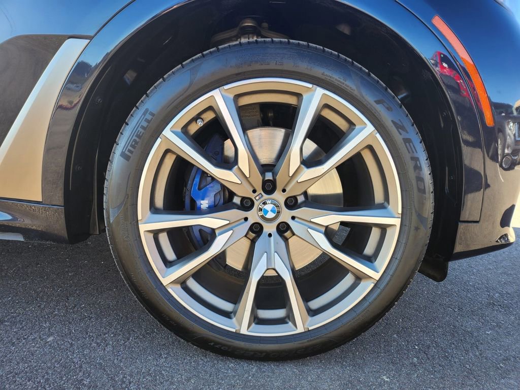 Used 2022 BMW X7 M50i w/ Dynamic Handling Package image 40