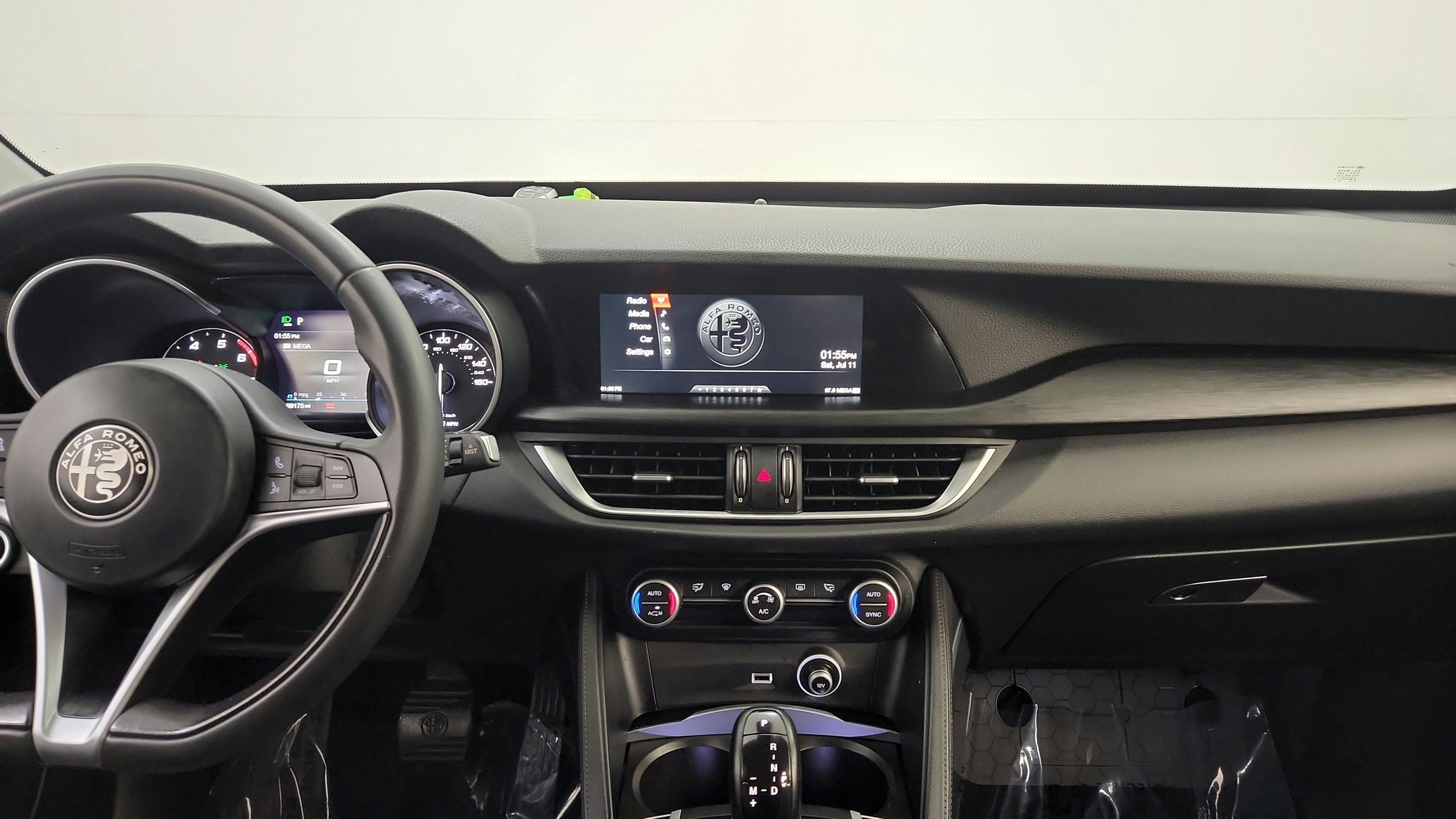 Used 2018 Alfa Romeo Stelvio AWD image 25