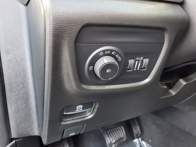 Used 2023 Jeep Grand Cherokee L Limited w/ Black Appearance Package AWD/4WD image 9
