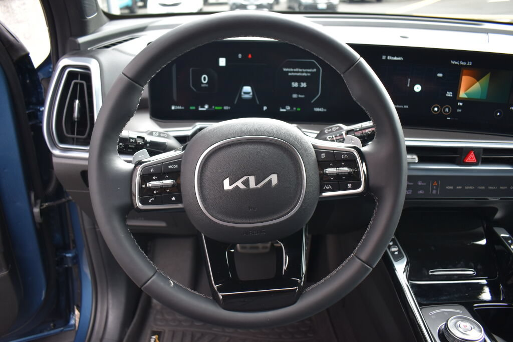 Used 2025 Kia Sorento SX Prestige AWD/4WD image 9