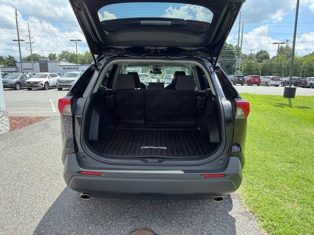 Used 2022 Toyota RAV4 XLE AWD/4WD image 8