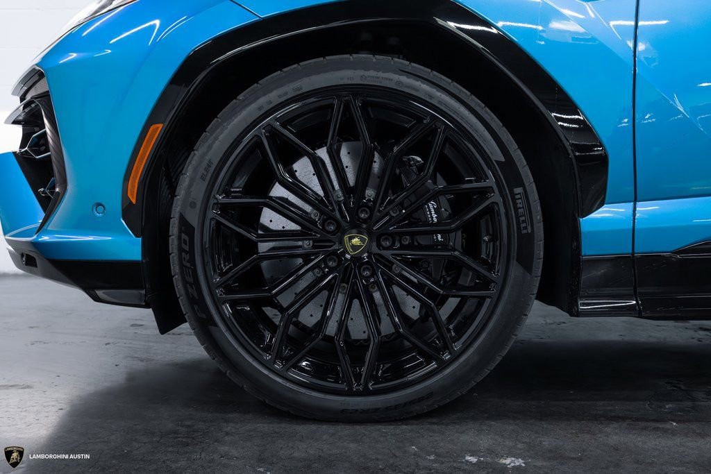 Used 2025 Lamborghini Urus SE image 6