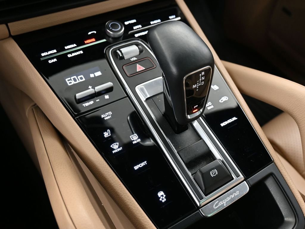 Used 2020 Porsche Cayenne AWD/4WD image 21