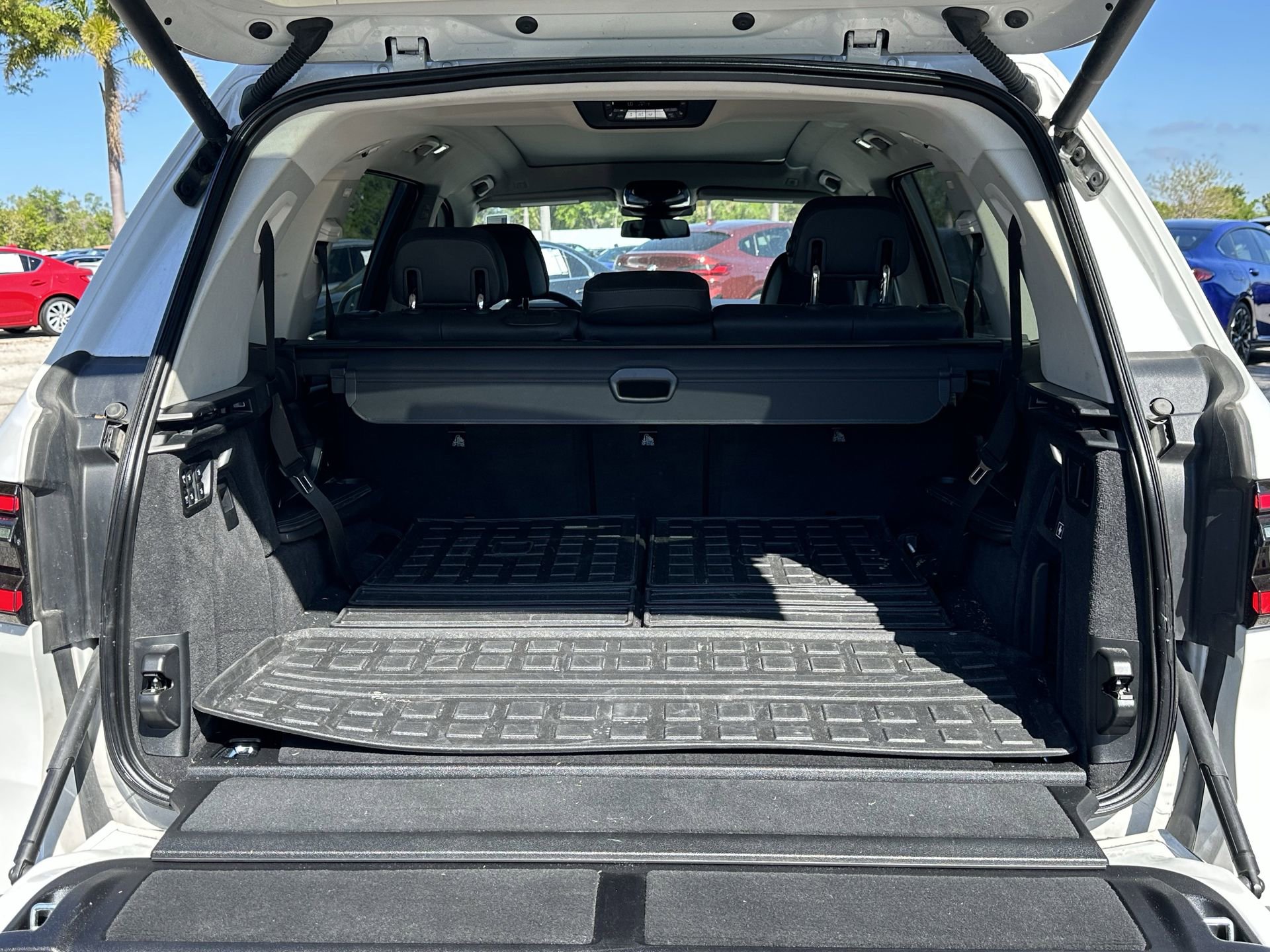 Certified 2024 BMW X7 xDrive40i w/ Premium Package image 11