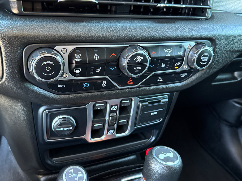Used 2024 Jeep Wrangler Unlimited w/ Convenience Group AWD/4WD image 30