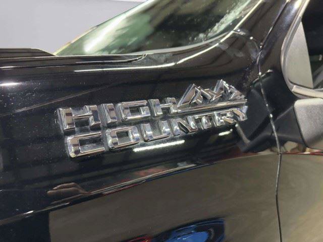Used 2021 Chevrolet Silverado 1500 High Country w/ Z71 Off-Road Package AWD/4WD image 17