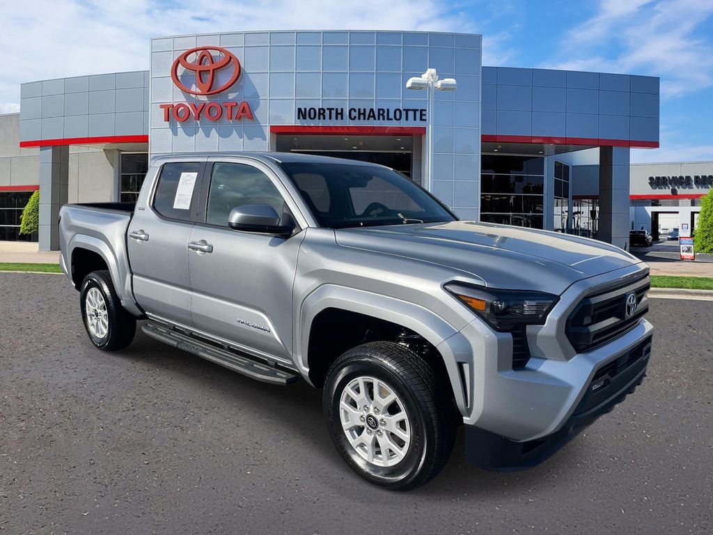 Used 2025 Toyota Tacoma SR5 image 3