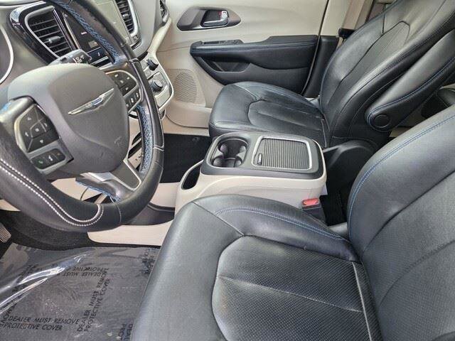 Used 2021 Chrysler Pacifica Touring-L image 13