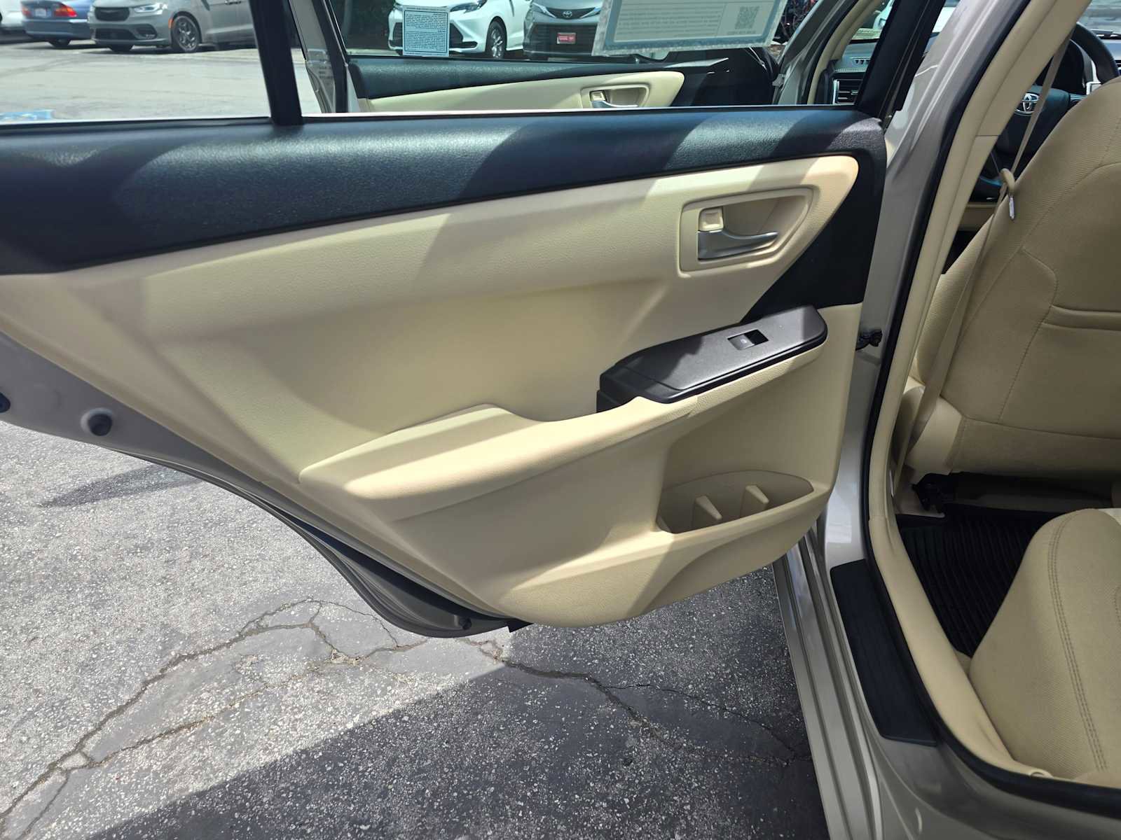 Used 2017 Toyota Camry LE image 20