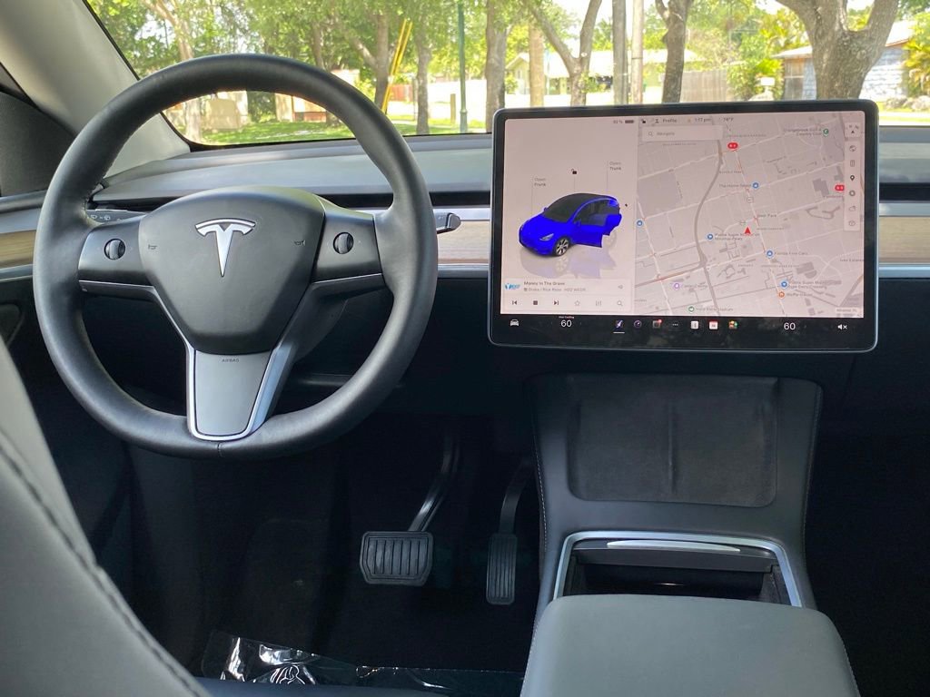 Used 2023 Tesla Model Y Long Range image 21