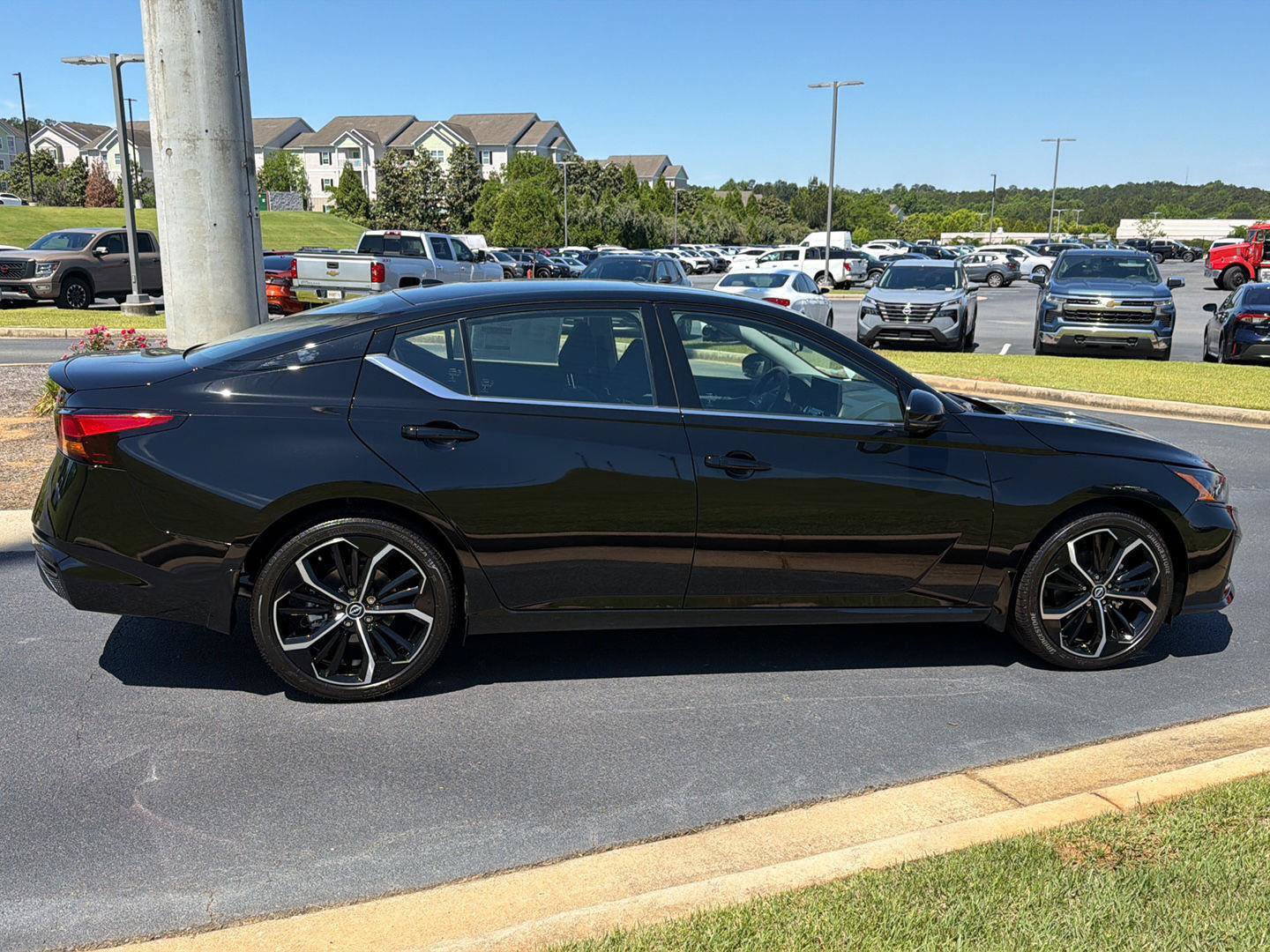 New 2026 Nissan Altima 2.5 SR w/ SR Premium Package FWD image 7