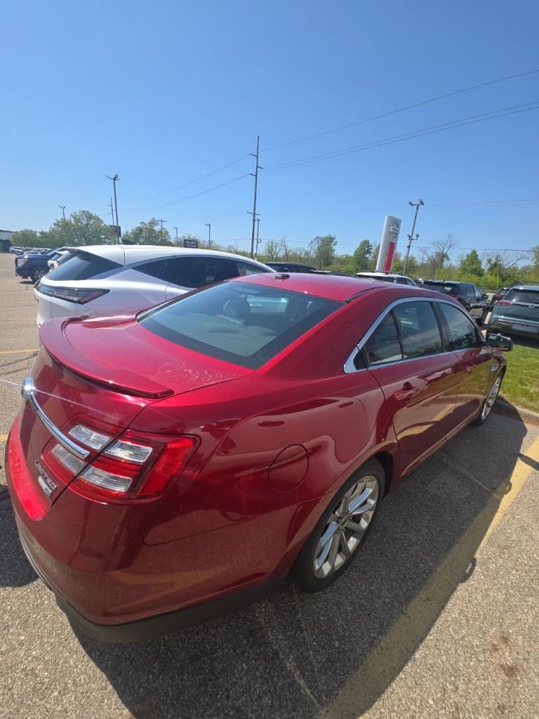 Used 2018 Ford Taurus Limited AWD/4WD image 2