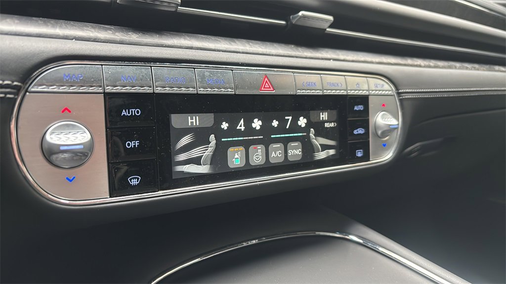 Used 2024 Genesis G90 3.5T image 24