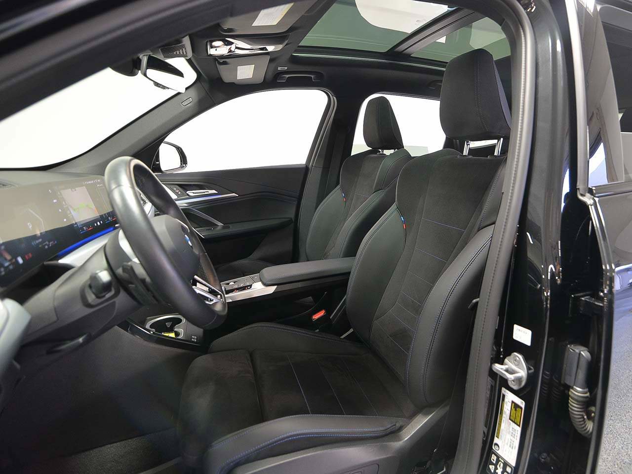 Certified 2025 BMW X1 xDrive28i w/ M Sport Package image 8